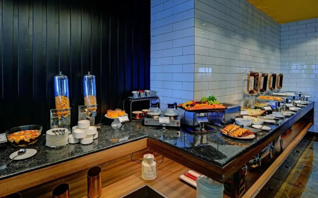 Udaan Clover Hotel Banquet & Spa