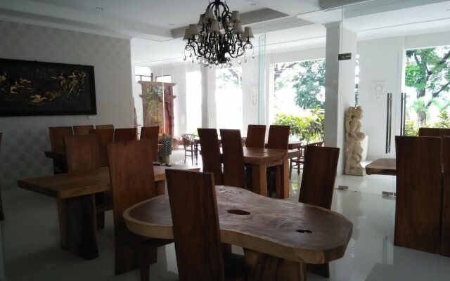 Hotel Wahyu Dana