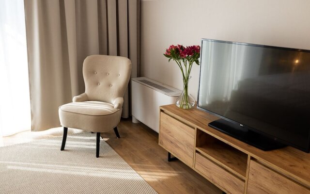 B85 Suites