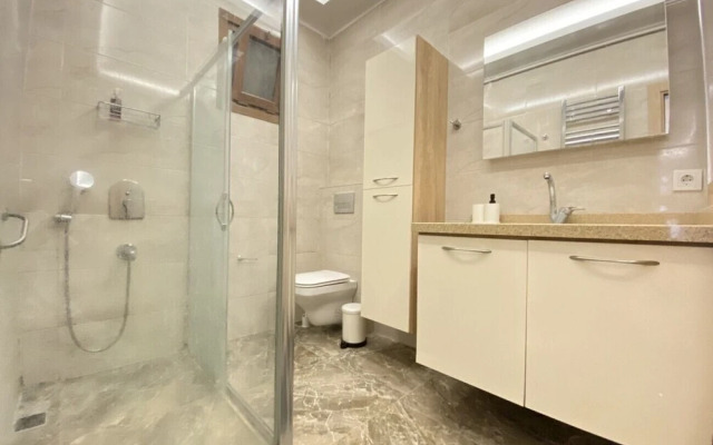 Missafir Sleek and Central Flat in Nisantasi