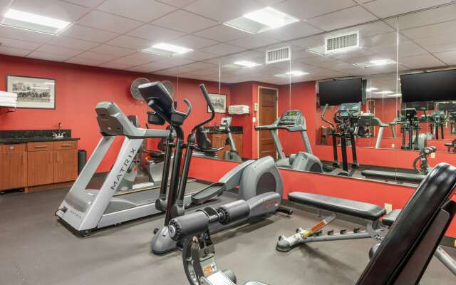 Best Western Plus White Bear Country Inn