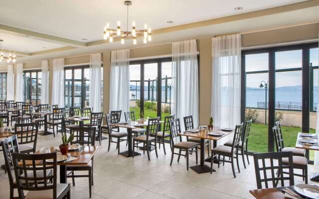 Ramada by Wyndham, Athens Club Attica Riviera Hotel