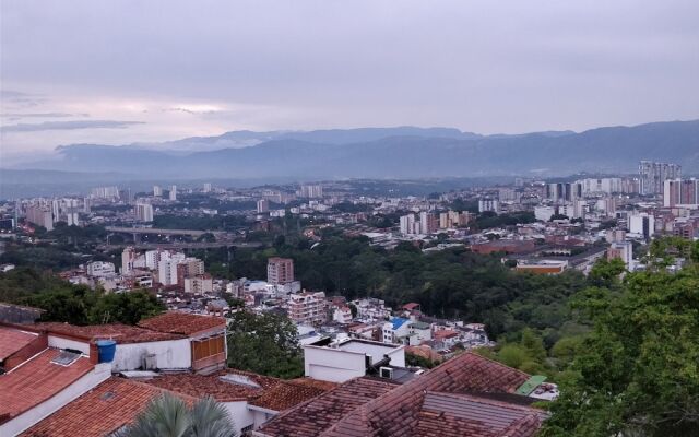 Luxury Modern & Elegant Estrato