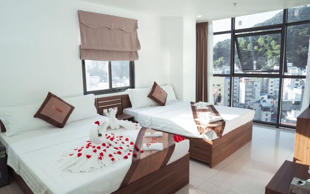 Ruby Hotel Cat Ba