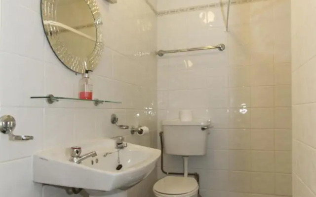 The Helm Apartments B&B