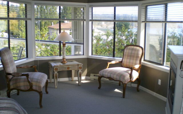 The Lodge at Weir's Beach