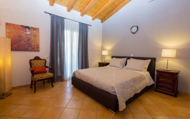 Villa Caramel