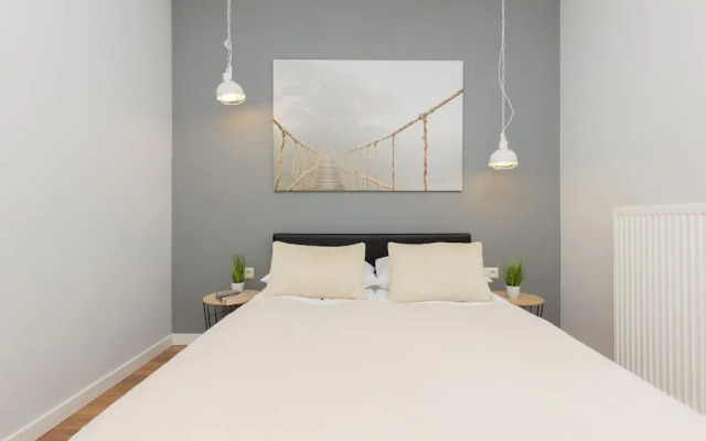 Gentle Apartment in Warsaw by Renters