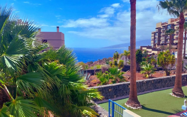 Duplex with sea views, garden and terrace