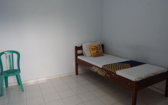 SPOT ON 92665 Yoko Kost Syariah