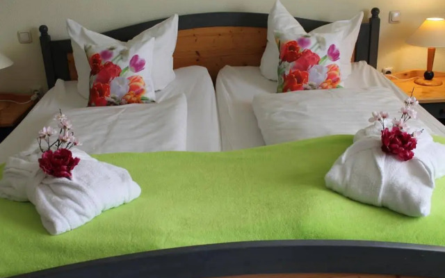 Zur Kaiserpfalz - Hotel-Spa-Camping