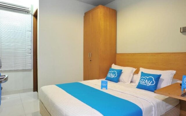 Cilandak Mansion by Airy Rooms