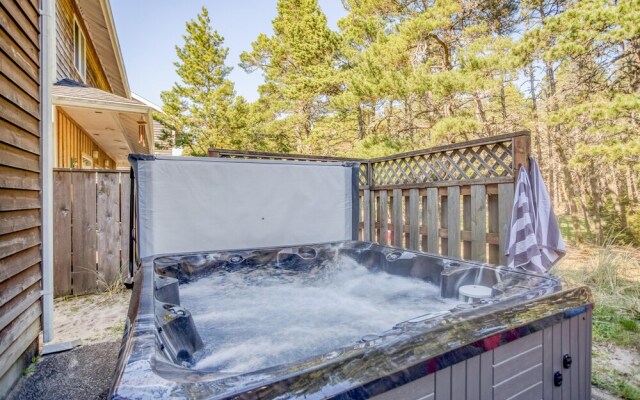 Pelicans Perch Pacific City