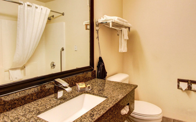 Best Western Plus Vancouver Mall Dr. Hotel & Suites