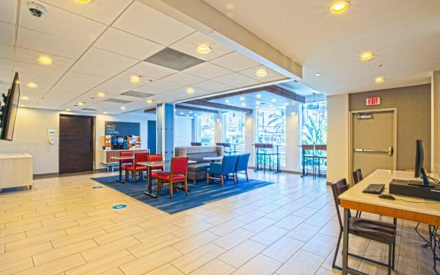 Holiday Inn Express Anaheim West by IHG