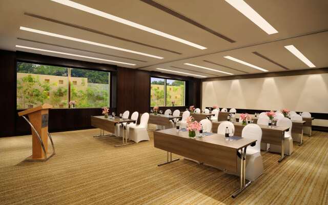 Hilton Bangalore Embassy GolfLinks