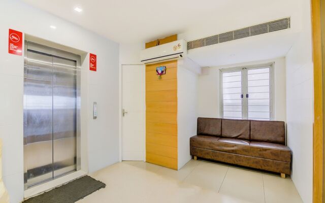 FabHotel Leela Grand Inn