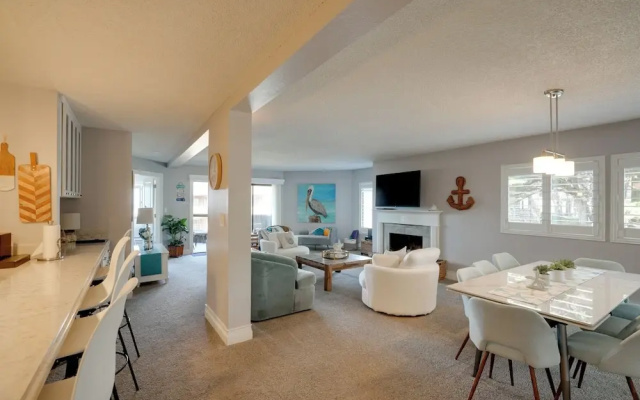 Oceanfront Watsonville Condo w/ Beach Access!