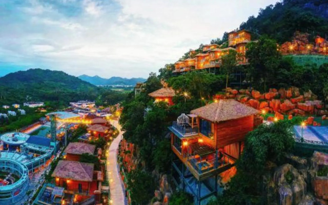 Southeast Huadu Hot Spring Hotel