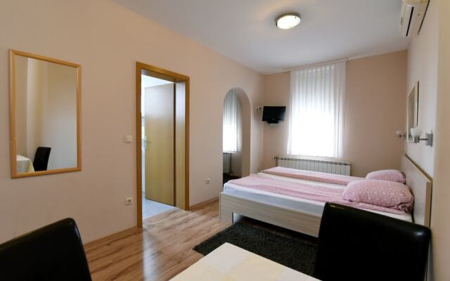 Guesthouse Ikar Zagreb Airport