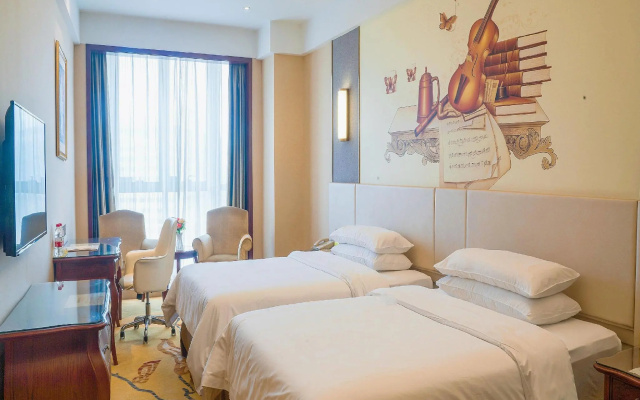 Vienna International Hotel Huiyang Municipal Square – Guest Rooms – Huizhou