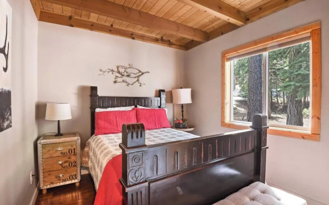 Luxury Tahoe Chalet Minutes to Dining