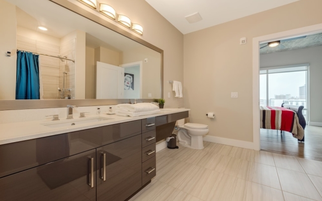 Spacious 2br Apt near Convention Center