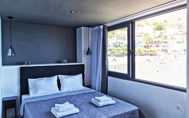 Sunrise Luxury Seaside Apartment