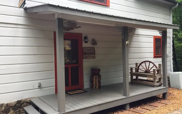 Captain Morley`s Mountain Inn