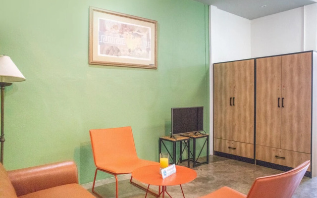 OYO 617 Tira Hostel chalong Phuket