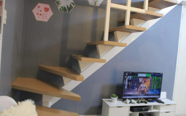 A2J BGC Luxury 2BR Loft Near Burgos Circle, Malls