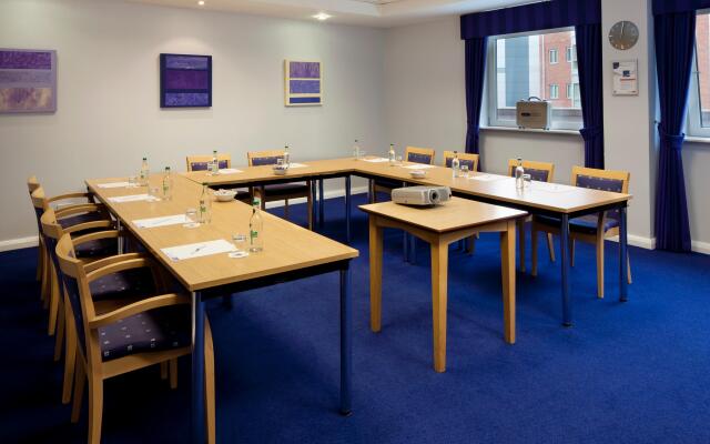 Holiday Inn Express Portsmouth - Gunwharf Quays by IHG
