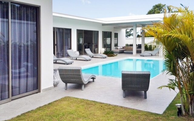 Villa With 3 Bedrooms in Rawai Phuket, With Private Pool, Enclosed Gar