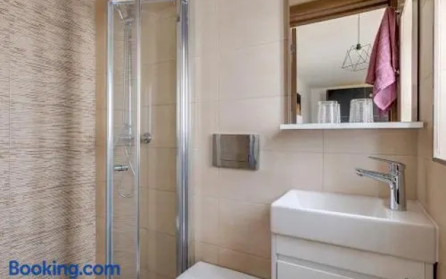 Cosy 1BR Studio Central Location