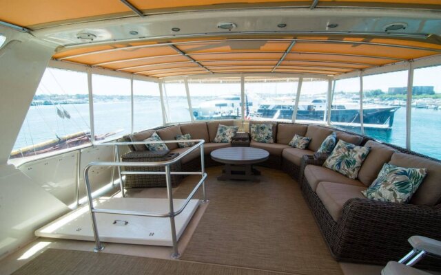 Ocean Romance Dockside B and B Yacht Hotel