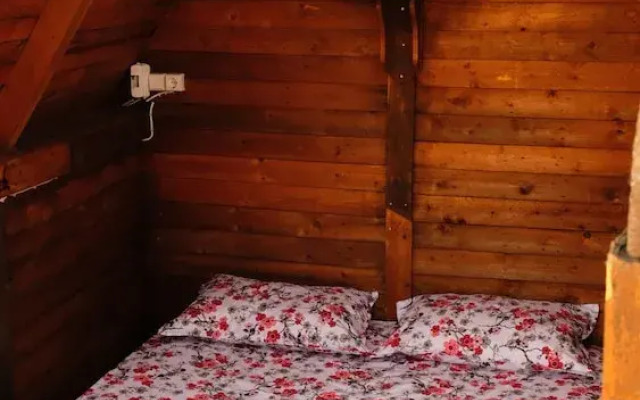 Teos Sanat Kampi