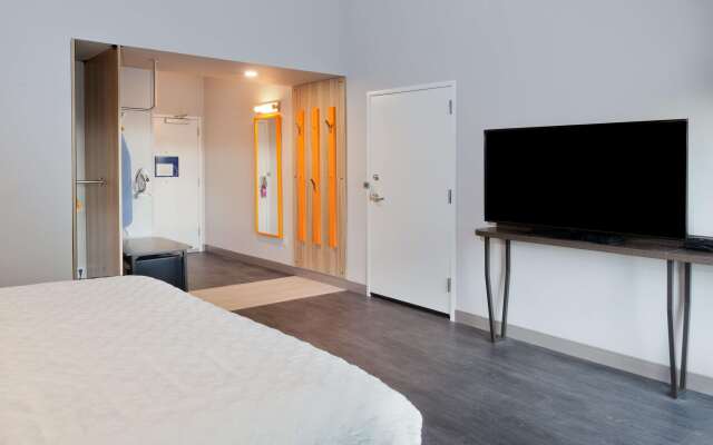 Tru by Hilton Auburn