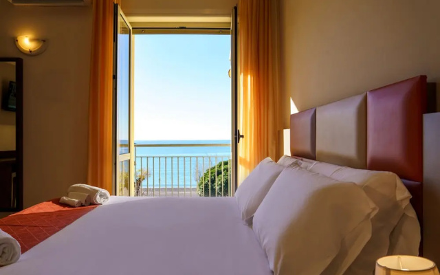 Hotel Tirreno