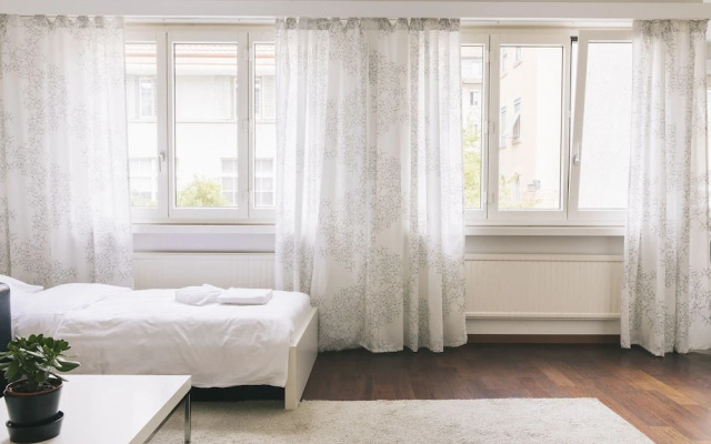 Elegant Apartment with POCKET WIFI !!!