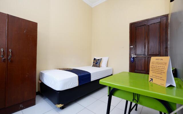 SPOT ON 2209 Solo Point Guest House Syariah