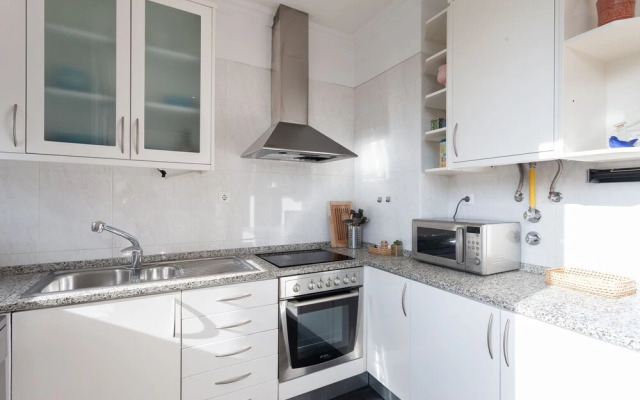Liberty Penthouse Three-Bedroom Apartment - by LU Holidays