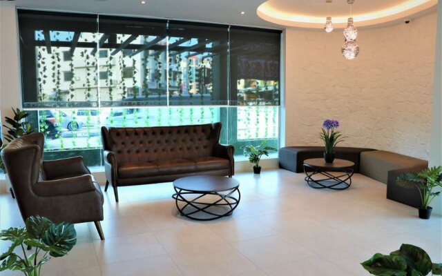Hotel Longhouse