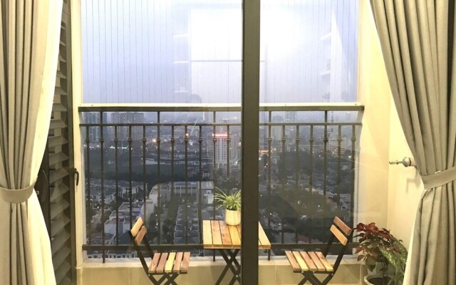 Canh Apartment in Vinhomes Green Bay