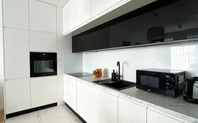 Lumina 3-room apart on Drewnowska