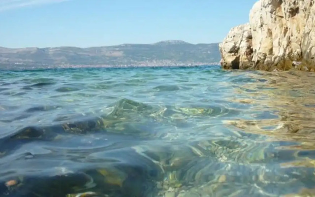 Eden - 30m From the sea - A2