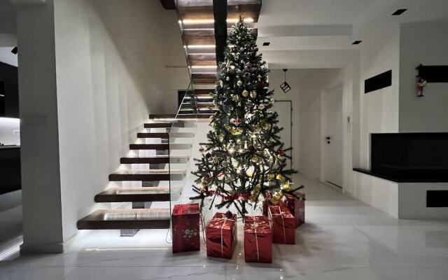 Luxury 4-bed Villa With Private Pool and Jacuzzi