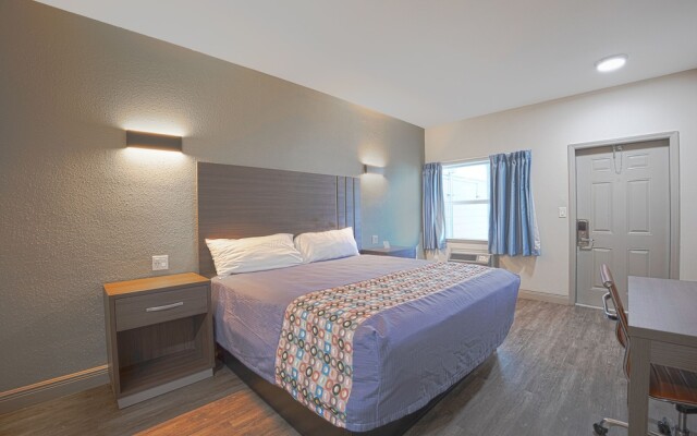 Sunrise Inn by OYO Titusville FL