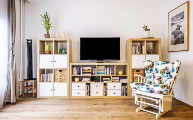 Central Flat in the Heart of Kadikoy