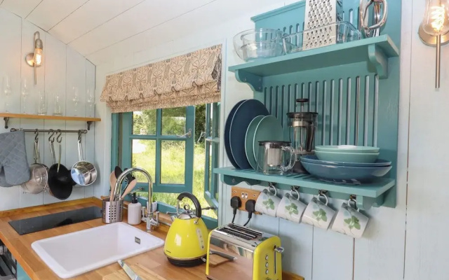 Two Moors Shepherds Hut
