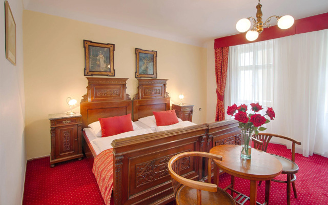 Waldstein Hotel